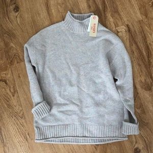 NWT Levi’s light gray sweater, XS